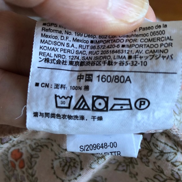 Old Navy Sweet Print Shell Top Sleeveless Pintucks - Picture 13 of 13